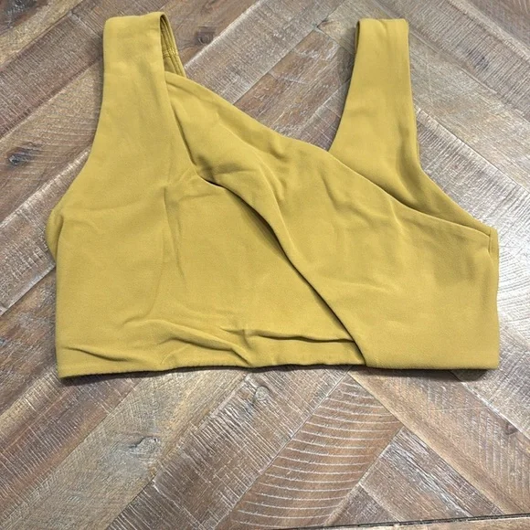 Lululemon nulu cross front bra - Picture 4 of 6